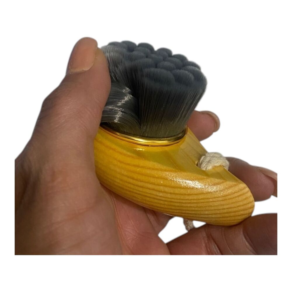 100% Natural Cherrywood Facial Cleansing & Exfoliating Brush